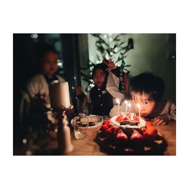 宇藤えみのインスタグラム：「いちごケーキに夢中な人とねーさん達は鬼滅隊w #xmas」
