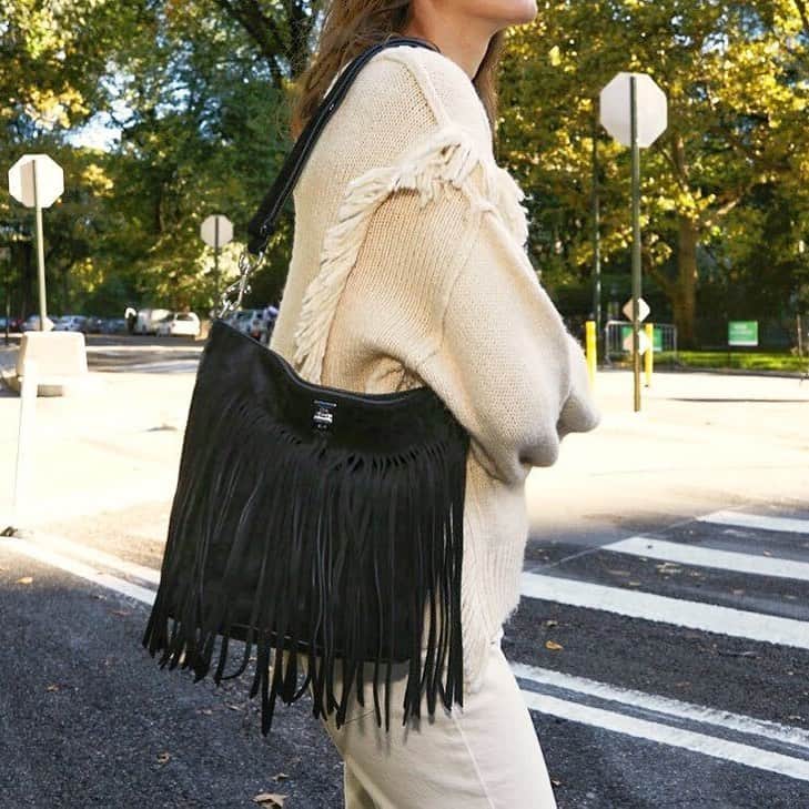 レベッカミンコフのインスタグラム：「Treat yourself to the bag you’ve been eyeing using code bye2020」