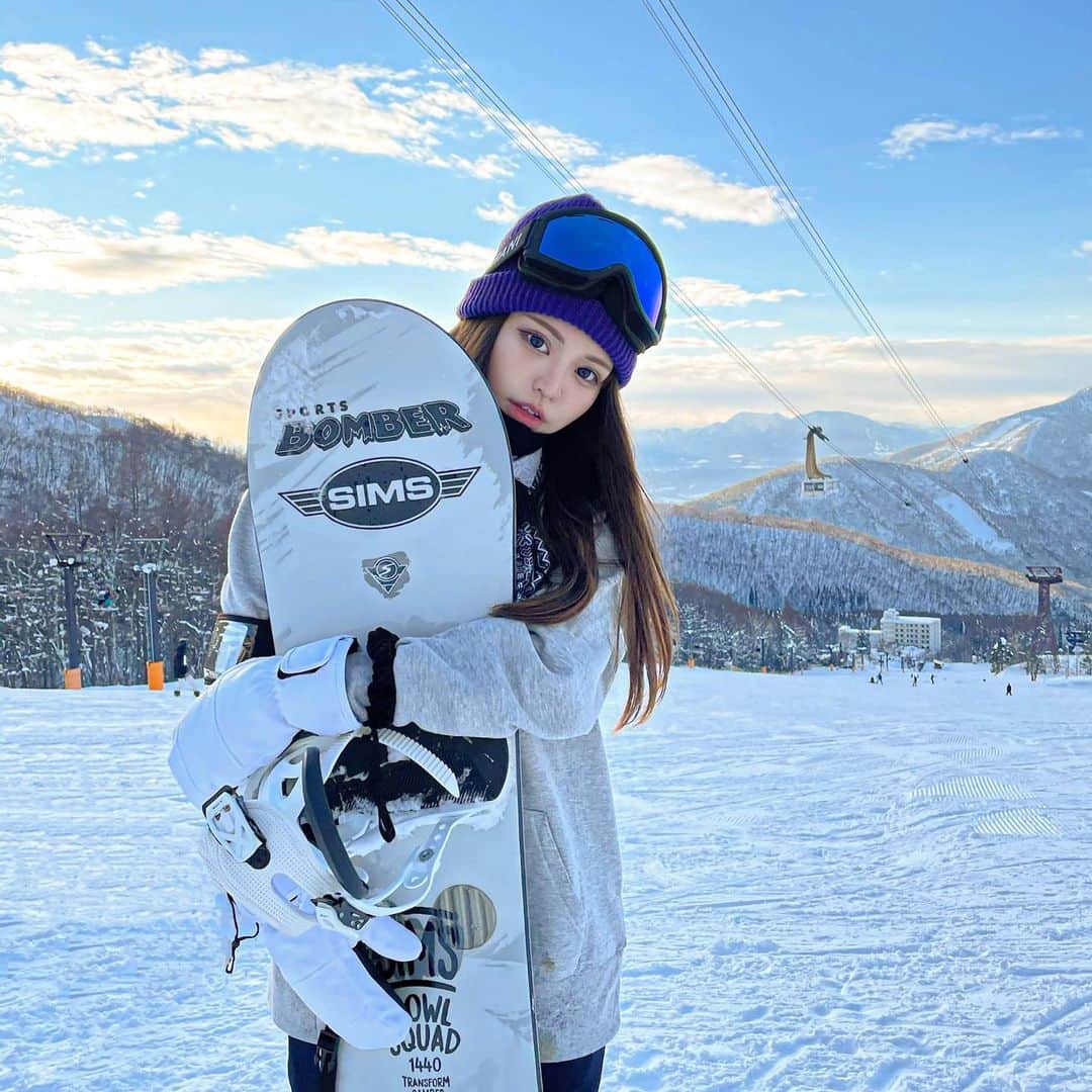 ななぴさんのインスタグラム写真 - (ななぴInstagram)「#sims_snowboards_jp   今年もたくさん滑るぞ☃️🏂  #スノボ　#スノボ女子　#ボード女子　#スノーボード　#竜王スキーパーク　#bbjj #ビジョビ　#ゲレンデ愛好会」12月27日 0時26分 - __nanapgram__