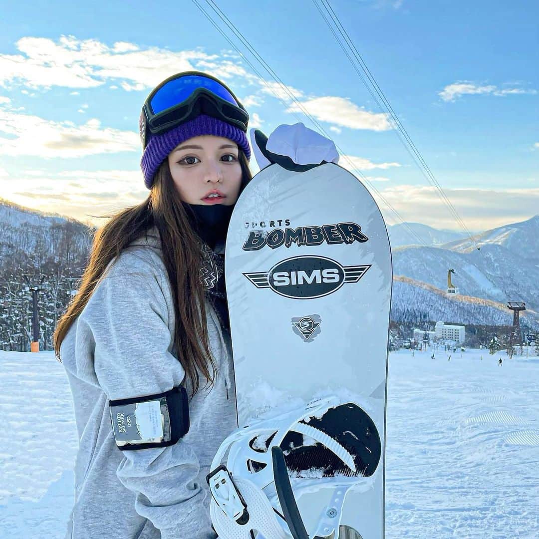 ななぴさんのインスタグラム写真 - (ななぴInstagram)「#sims_snowboards_jp   今年もたくさん滑るぞ☃️🏂  #スノボ　#スノボ女子　#ボード女子　#スノーボード　#竜王スキーパーク　#bbjj #ビジョビ　#ゲレンデ愛好会」12月27日 0時26分 - __nanapgram__