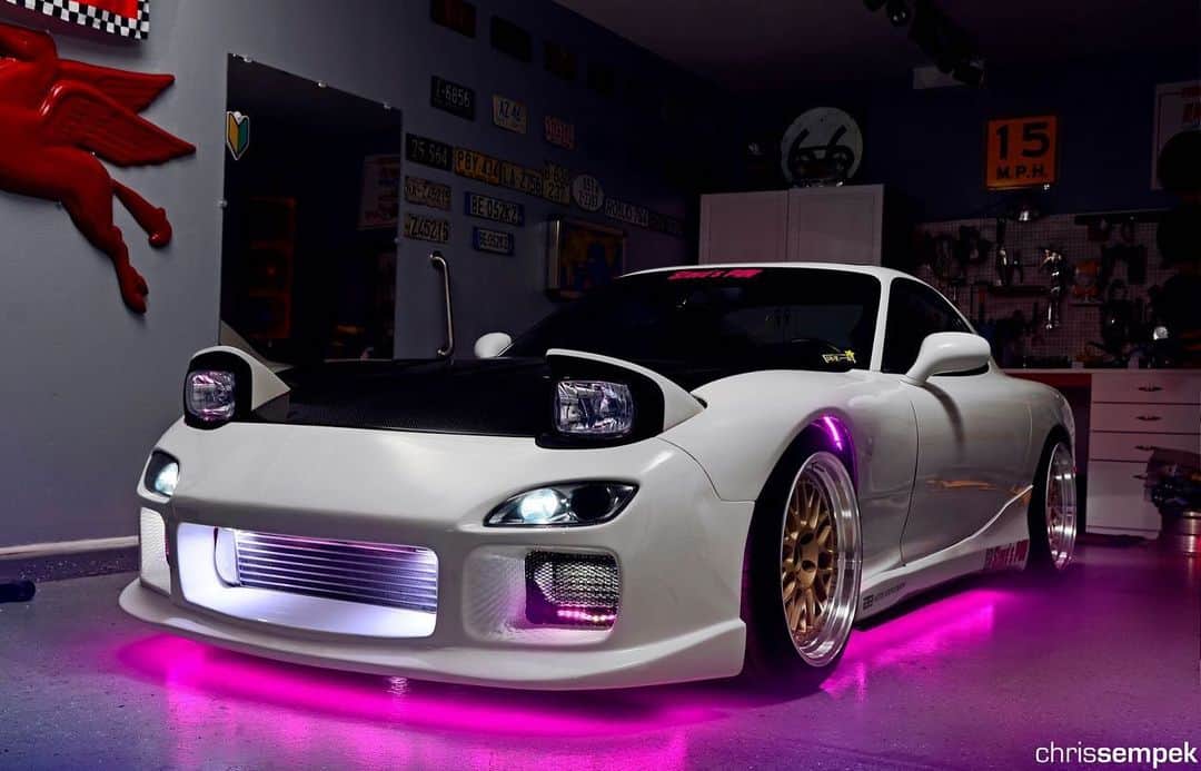 スティーブのインスタグラム：「Anyone remember my RX-7 FD?  I miss this car.  懐かしい車の写真が出てきた!  #rx7 #rx7fd #led」