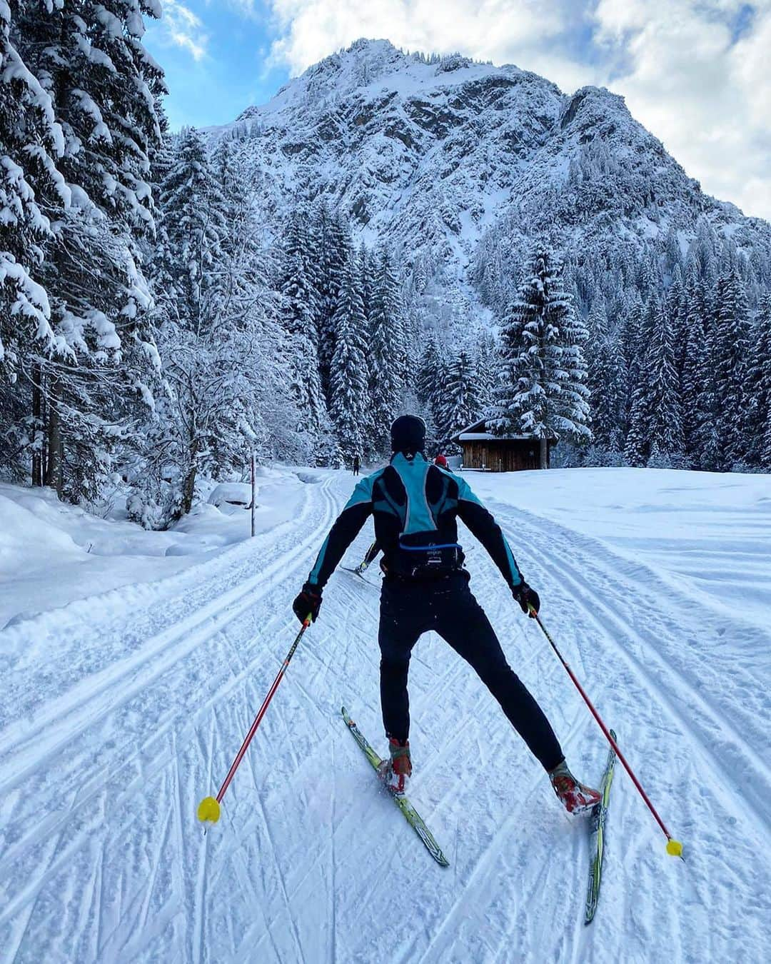 ルーベン・ブロマールトのインスタグラム：「Christmas break well spent 🎄⛷ #xcskiing #wintersport #oberstdorf」