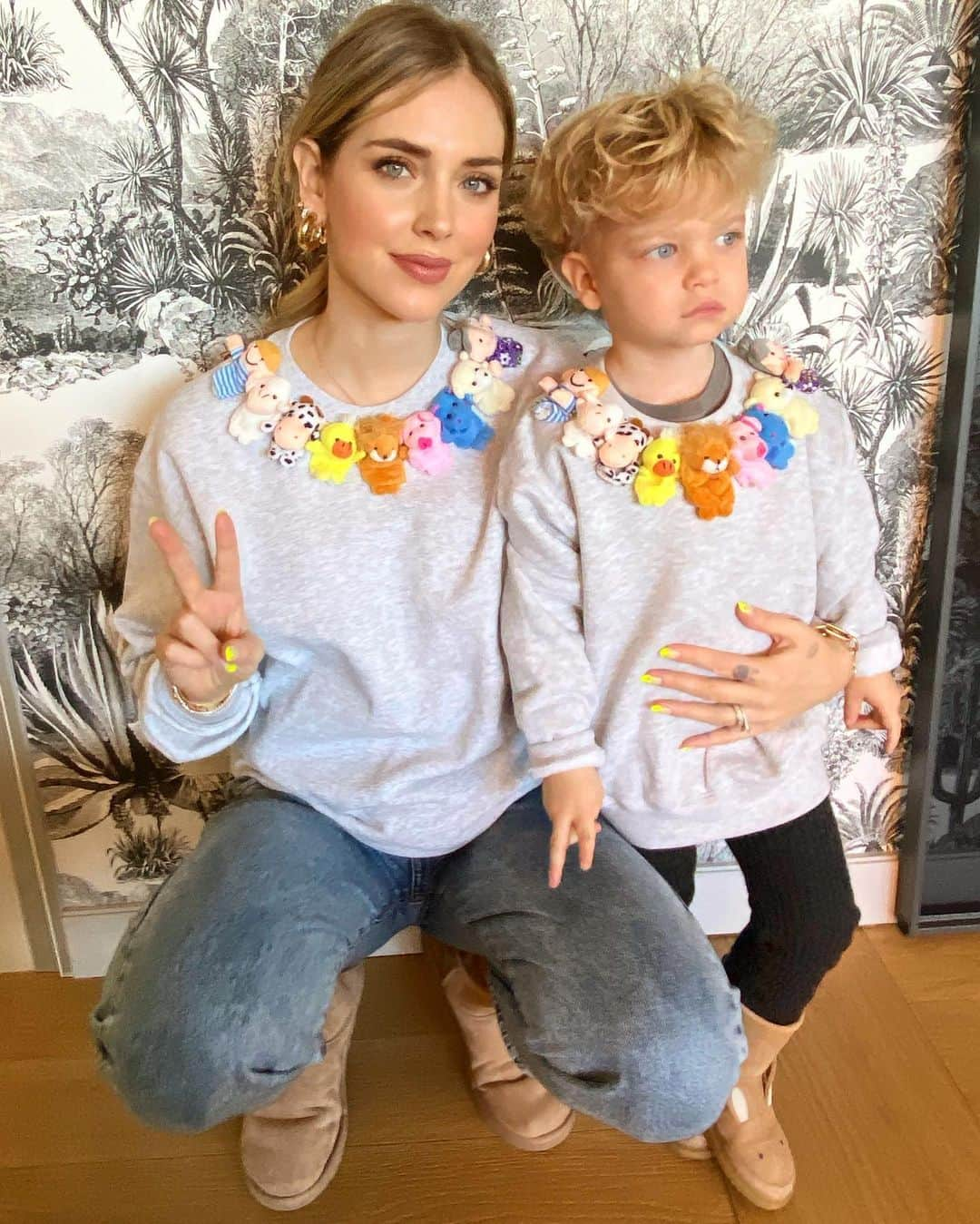 キアラ・フェラーニさんのインスタグラム写真 - (キアラ・フェラーニInstagram)「Matchy matchy with baby today 😍」12月27日 0時51分 - chiaraferragni