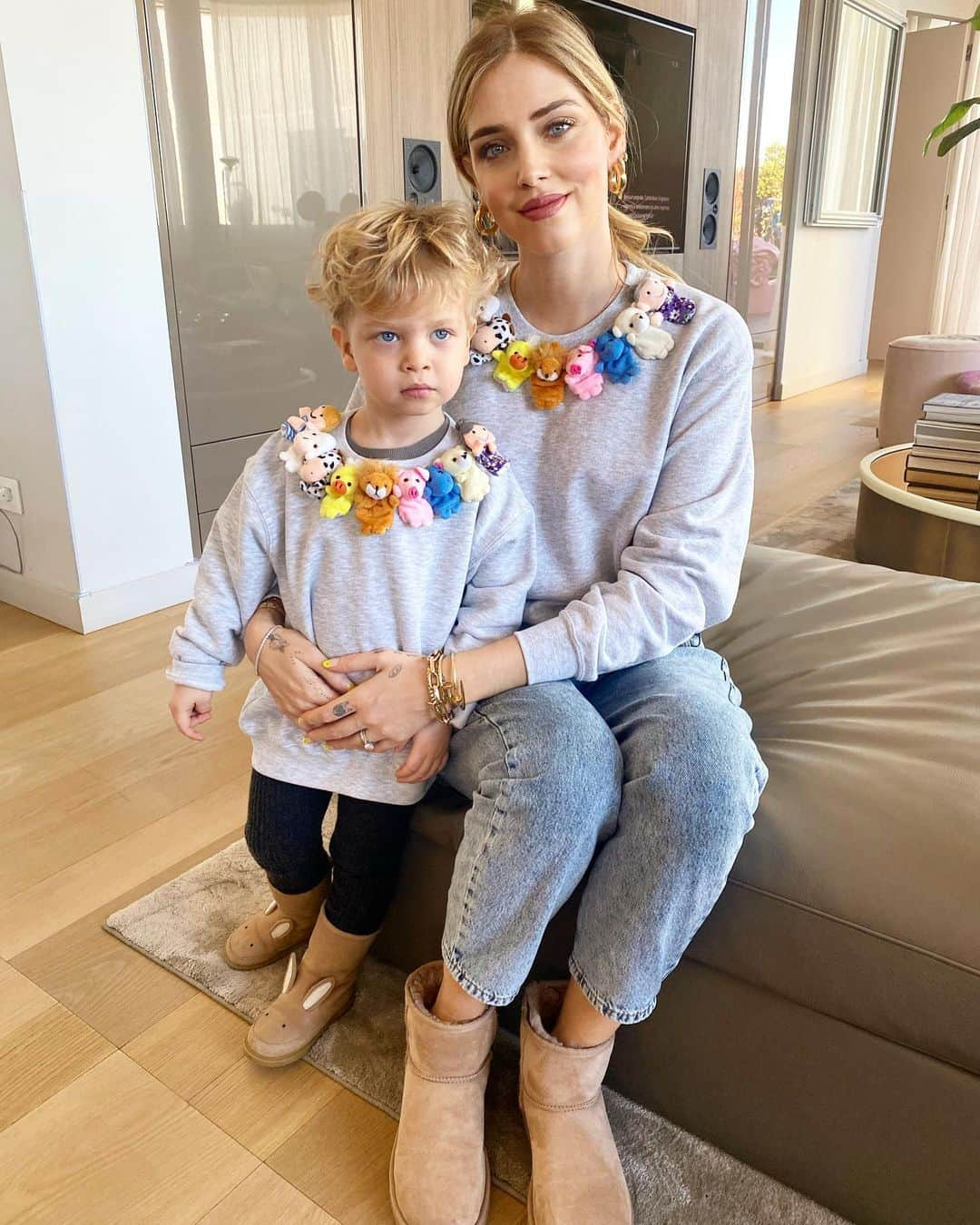 キアラ・フェラーニさんのインスタグラム写真 - (キアラ・フェラーニInstagram)「Matchy matchy with baby today 😍」12月27日 0時51分 - chiaraferragni