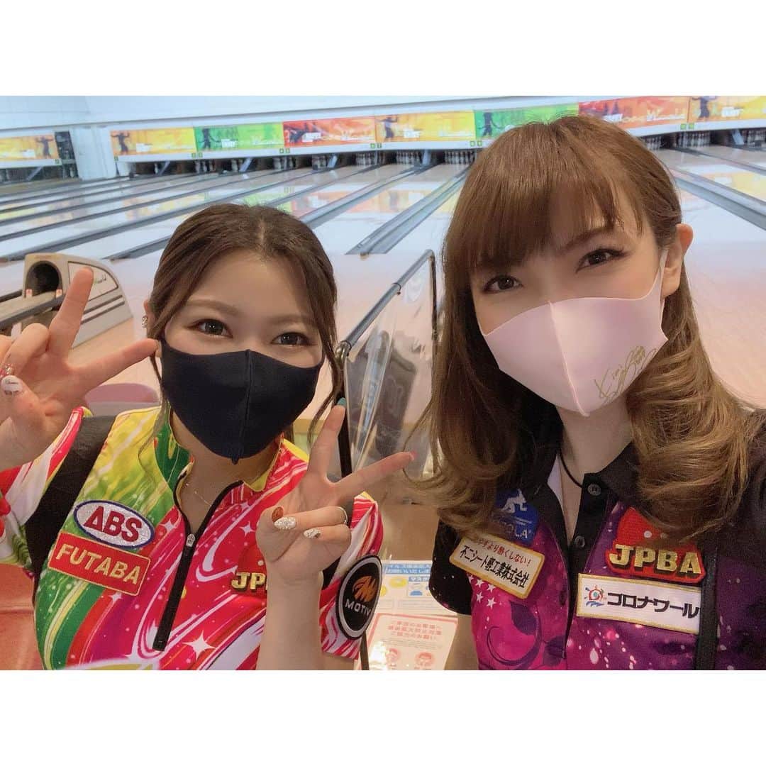 秋山希望さんのインスタグラム写真 - (秋山希望Instagram)「. 若菜pと初めて一緒にお仕事🎳 可愛くてボウリングも上手くて人懐っこい若菜ちゃんの事が大好きになりました👯‍♀️💗 #ボウリング #プロボウラー #水谷若菜 #秋山希望 #コロナキャットボウル半田店 #ご参加頂いた皆様ありがとうございました  #次の半田店は1月10日に伺います」12月27日 0時55分 - kimi.akiyama