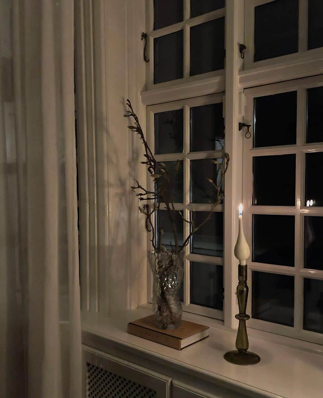 Mathilde Goehlerのインスタグラム：「Slow days 🕯」