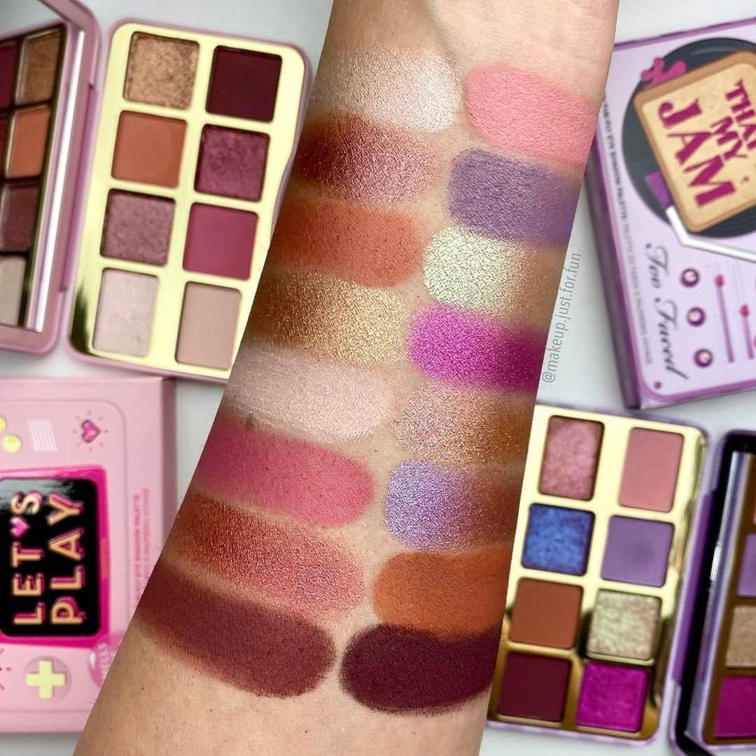 Too Facedのインスタグラム：「Name something more satisfying than eye shadow swatches 😍 @makeup.just.for.fun plays with our NEW That’s My Jam & Let’s Play Mini Eye Shadow Palettes!! #toofaced」
