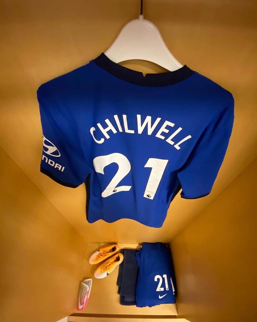 チェルシーFCさんのインスタグラム写真 - (チェルシーFCInstagram)「@BenChilwell and @ReeceJames both start for the Blues! 👕🔵 #ARSCHE #CFC #Chelsea」12月27日 1時38分 - chelseafc