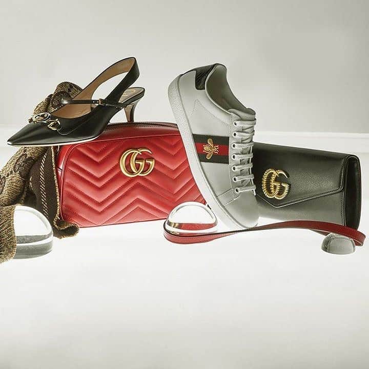 GILTのインスタグラム：「Here’s your prize for making it through all the virtual holiday parties. Tap to shop #Gucci.」
