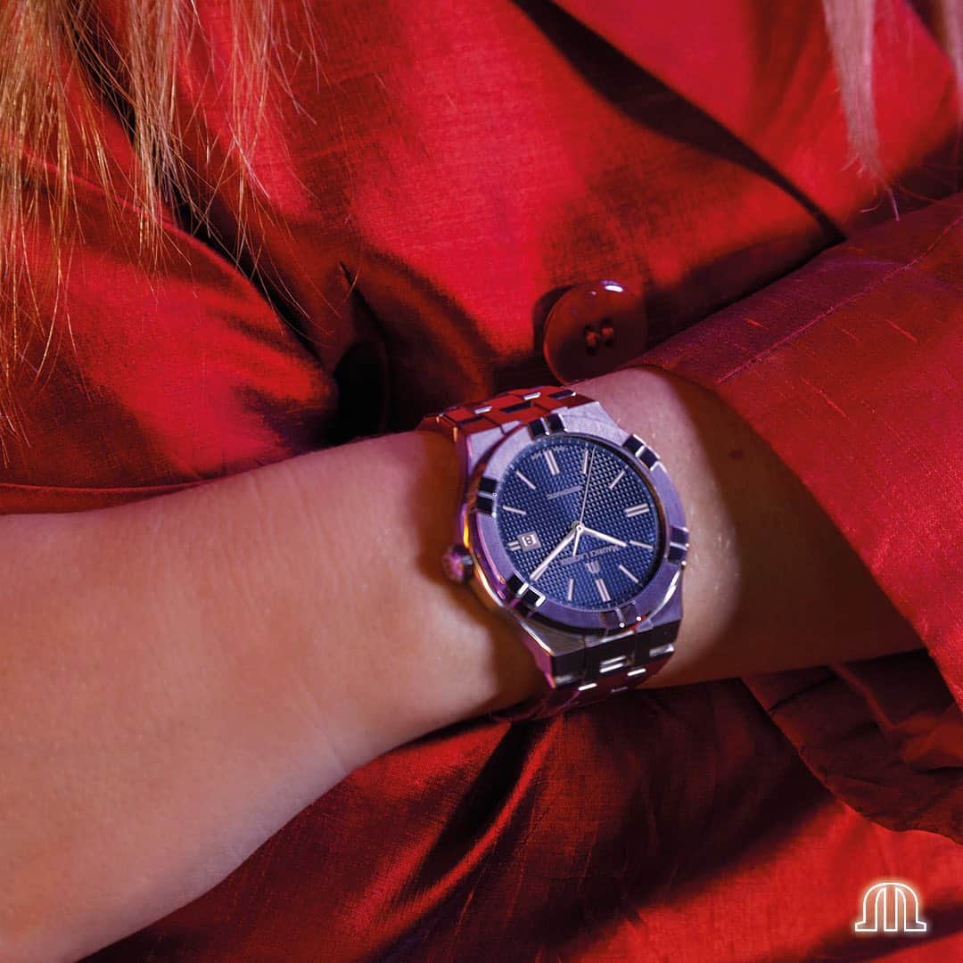 モーリスラクロアさんのインスタグラム写真 - (モーリスラクロアInstagram)「Red suit & blue #AIKON, opposing yet complementing one another. A rich duo to bring energy into your holiday season. #BeYourAikon #YourTimeIsNow  #MauriceLacroix #Watch #Reloj #LuxuryWatch #Swisswatch #HauteHorlogerie #Swisswatchmaking #Watchmaking #Wotd #Watchesofinstagram #Watchfam #Watchlife #Swissmade #Whatsonmywrist #Watchoftheday #Watchaddict #Dailywatches #instawatchdaily #instawatches #Wiwt #Womw」12月27日 2時02分 - mauricelacroix