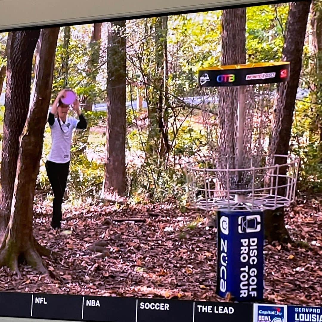 バッバ・ワトソンのインスタグラム：「Watching Disc Golf Championship on @espn!!」