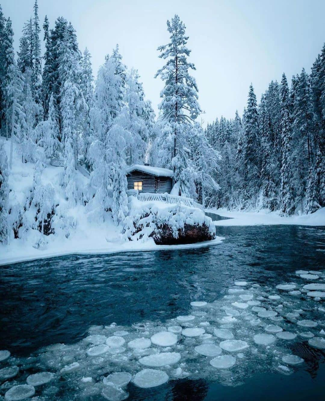 Wonderful Placesさんのインスタグラム写真 - (Wonderful PlacesInstagram)「Beautiful winter morning in Finland ✨😍😍😍✨ . 📷 by ✨✨@ryanresatka✨✨ #wonderful_places for a feature ❄️💙」12月27日 2時12分 - wonderful_places