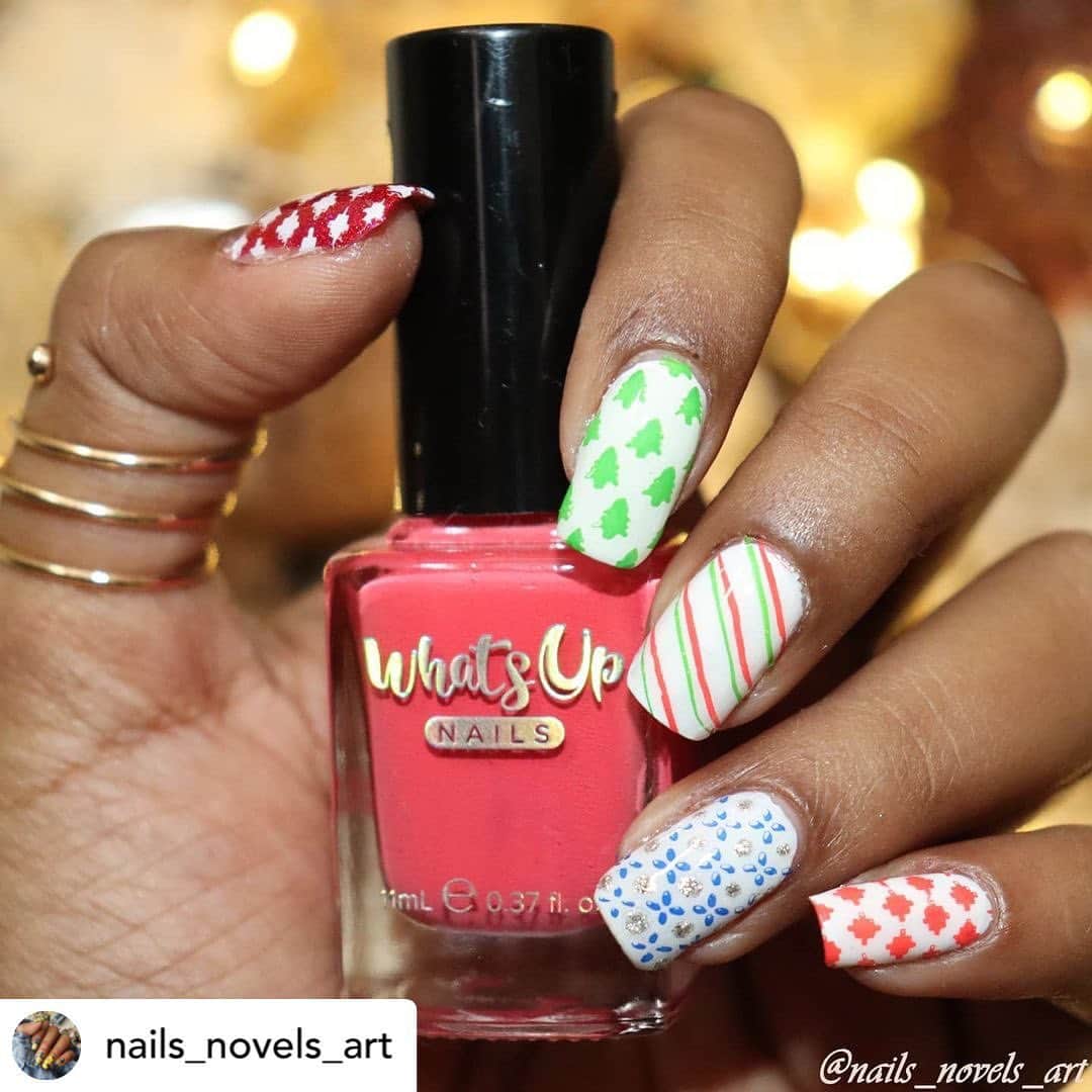 Nail Designsさんのインスタグラム写真 - (Nail DesignsInstagram)「Credit • @nails_novels_art Wrapping paper Mani!!! 🎁💝🎄 . . Products used: @holotaco Peely Base Coat Quo beauty Boo @whatsupnails Jay for a Day @whatsupnails Nip it in the Bud @whatsupnails Floral Correlation @linanailartsupplies Diamond Sealer . . . #wrappingpaper #christmasnails #christmas #christmastheme #stampingnailart #stampingnails #redgreenwhite #christmascolors #glamnailschallenge #nailswithigfriends #nailsnailsnails #nailsofinsta #nailsoninstagram #instanails #nailsonfleek #nailsonpoint #nailitdaily #nailspafeature #featurednailart #weloveyournailart #nailswagpromote #alwaystimefornails #nailfeaturesbythedozen #nailsfordayz1 #feature_my_mani #nailsgallery1」12月27日 2時18分 - nailartfeature