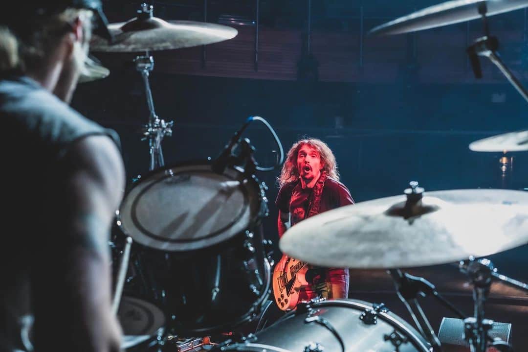 のインスタグラム：「Watch me for the changes....👀 #thedarkness  📸 - @jennymayfinn」