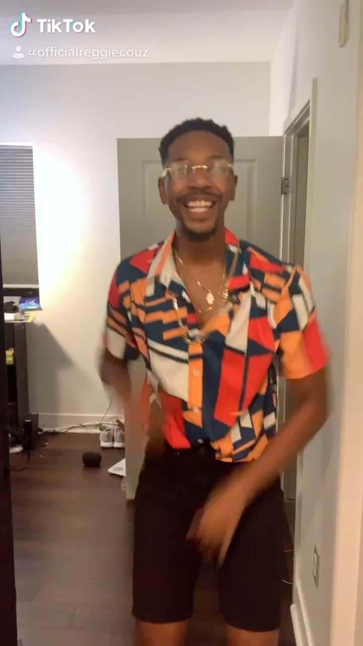 Reggie COUZのインスタグラム：「KULELE ! 🤷🏾‍♂️🙂 Sound by: @guefcomedy」