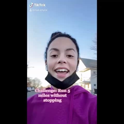 カテリーナ・グレアムのインスタグラム：「The #IBetYouCant challenge has arrived!!! During our 36th chat we decided to challenge each other. We gave each other a week to do something that we felt we didn’t think or weren’t sure we could do. We motivated each other to do the one thing we’ve been putting off.  @leonvalentine8371 had mentioned one of his biggest pet peeves is when somebody tells him he can’t do something. I told him it was my favorite thing. And so we all decided to start this challenge. Let’s do this!  I’m SO PROUD of you guys!  @art_by_jinna in Hong Kong 🇭🇰, @leonvalentine8371 in Norfolk 🇳🇫, @_isidora_77 in Serbia 🇷🇸, @kindamehael in Syria 🇸🇾, @godenicovers in Sweden 🇸🇪, @_g_e_o_r_g_e_o_u_s_ in the Philippines 🇵🇭, @maryymorgannx in UK 🇬🇧, @chloecarverx in UK 🇬🇧, @charlene2426 in France 🇫🇷 and @myaxrivera in the US 🇺🇸.   #FanAppreciation」