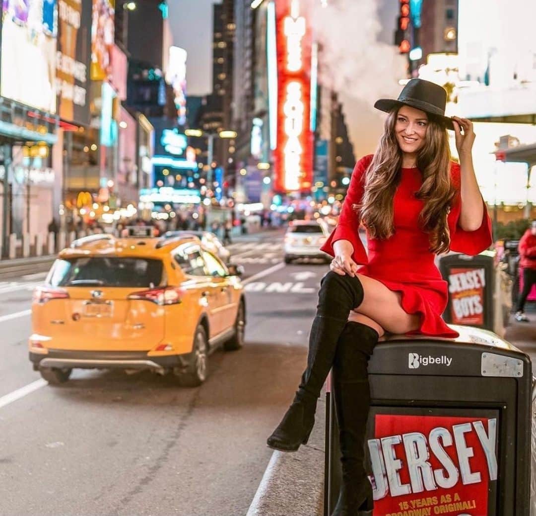 ブラックハローのインスタグラム：「NYE with Black Halo // The count down to 2021 begins now! ✨#bhstyle」