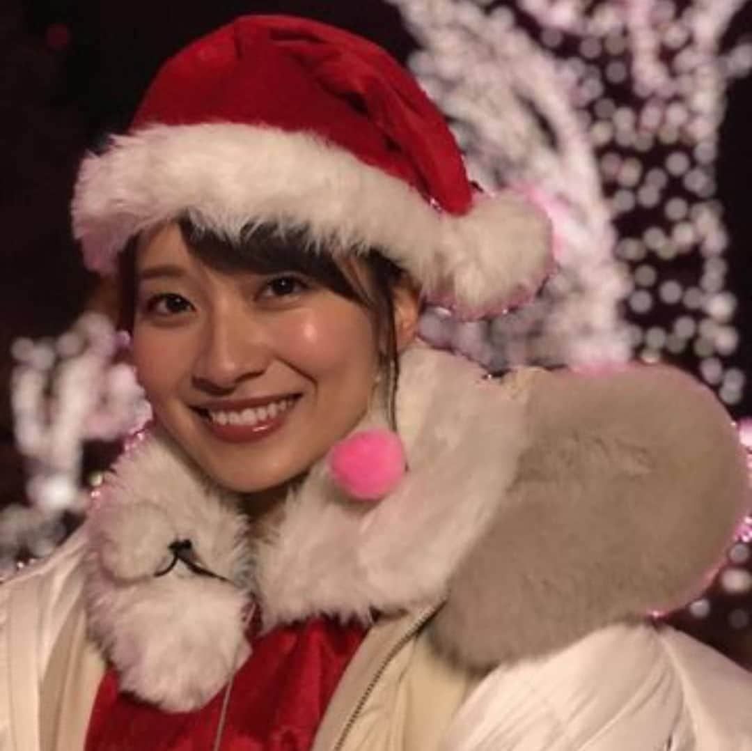 女子アナをこよなく愛する美人図鑑のインスタグラム：「やまりなサンタ🎅  #山本里菜 #山本アナ #やまりな #やまりなサンタ #tbs #女子アナ #アナウンサー #キャスター #美人 #美女 #美しい #綺麗 #清楚 #かわいい #可愛い #可愛いすぎる #キュート#癒し #大好き #love #beautiful #kawaii #cute」