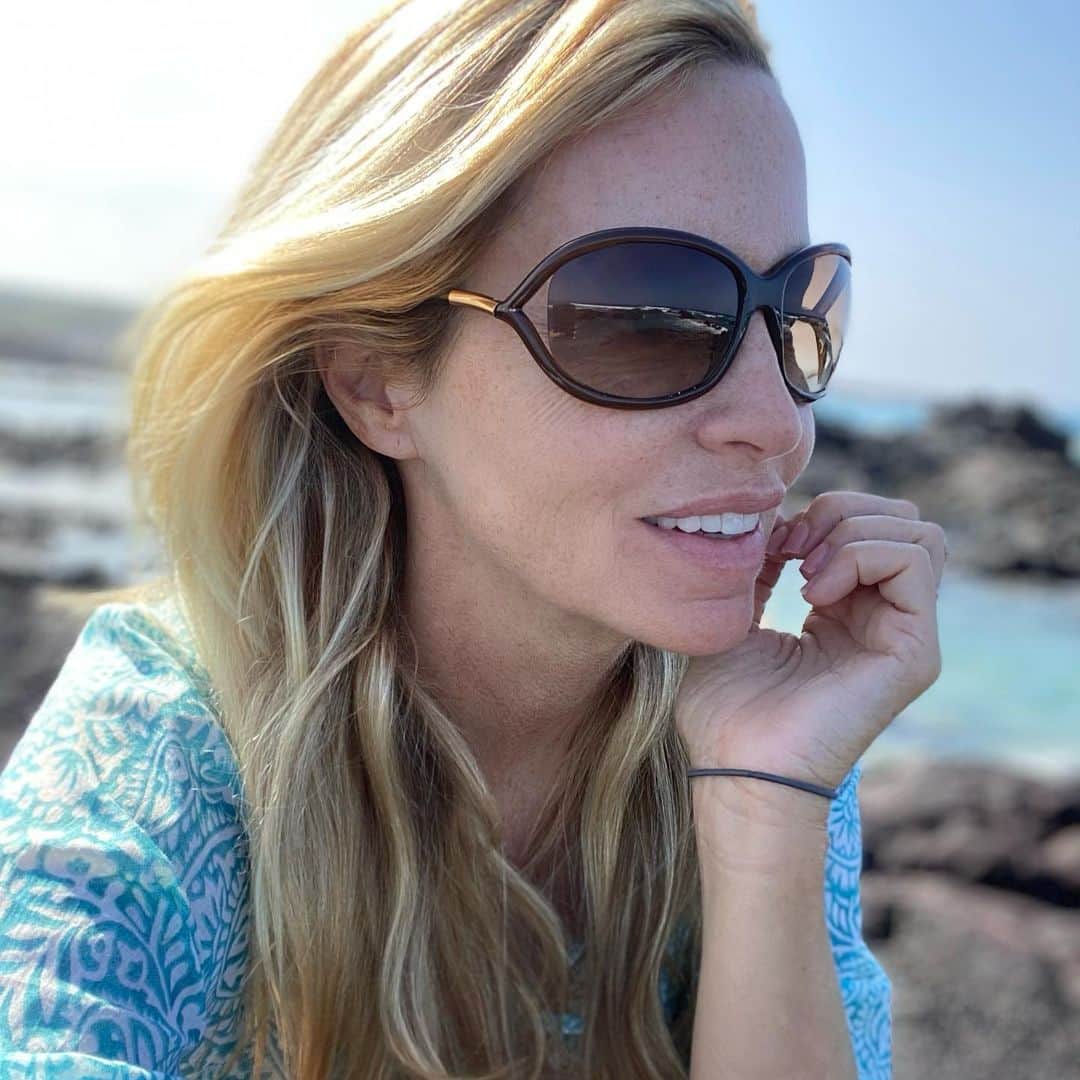 カミール・グラマーのインスタグラム：「Enjoyed watching Dave get back to surfing. Now he’s back at work. It’s been a crazy year and we all need an outlet. I find sports to be helpful, Even if it’s a walk around the block. There is beauty in everything.」