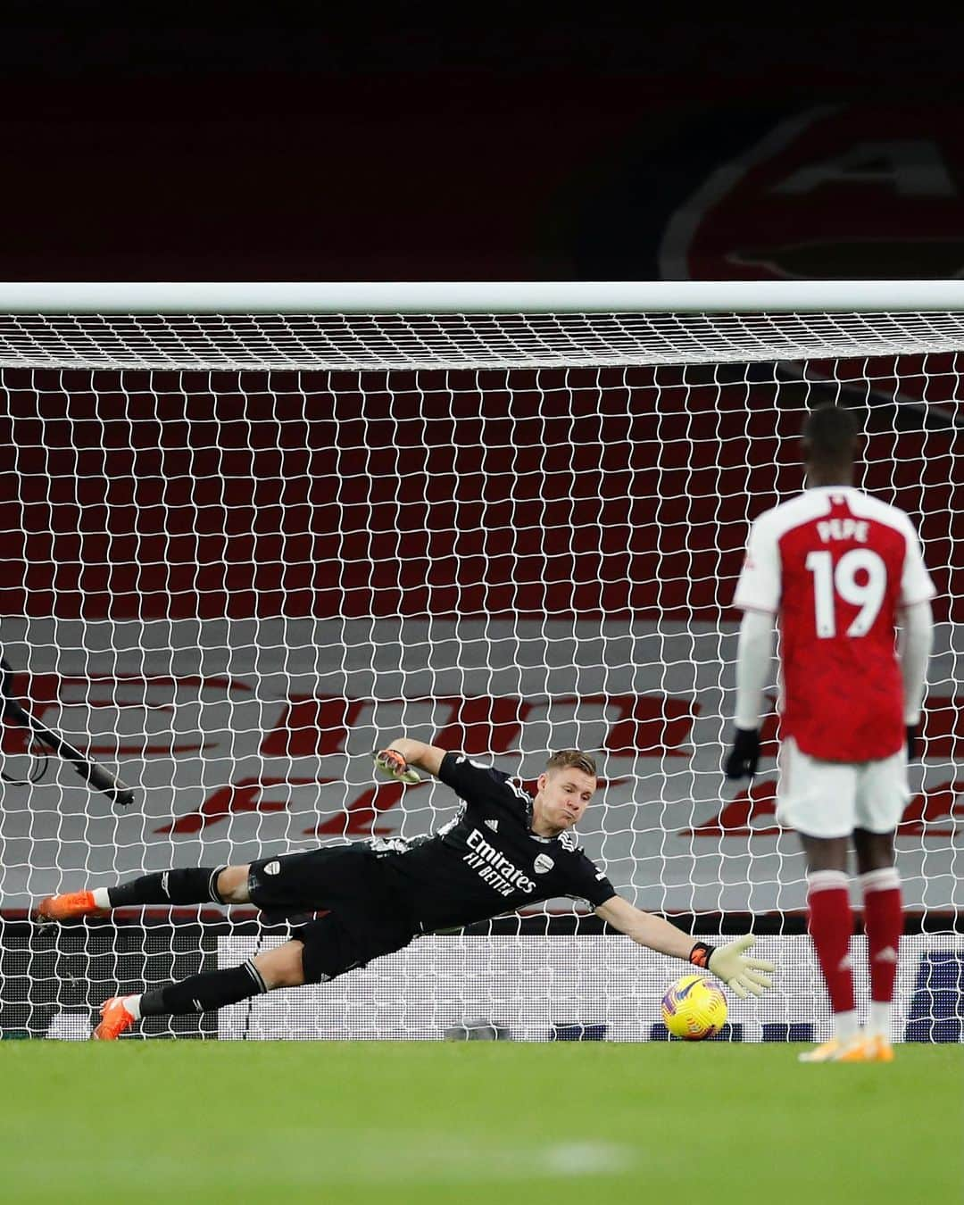 アーセナルFCさんのインスタグラム写真 - (アーセナルFCInstagram)「Bernd Leno came up clutch. Pass it on.」12月27日 5時12分 - arsenal