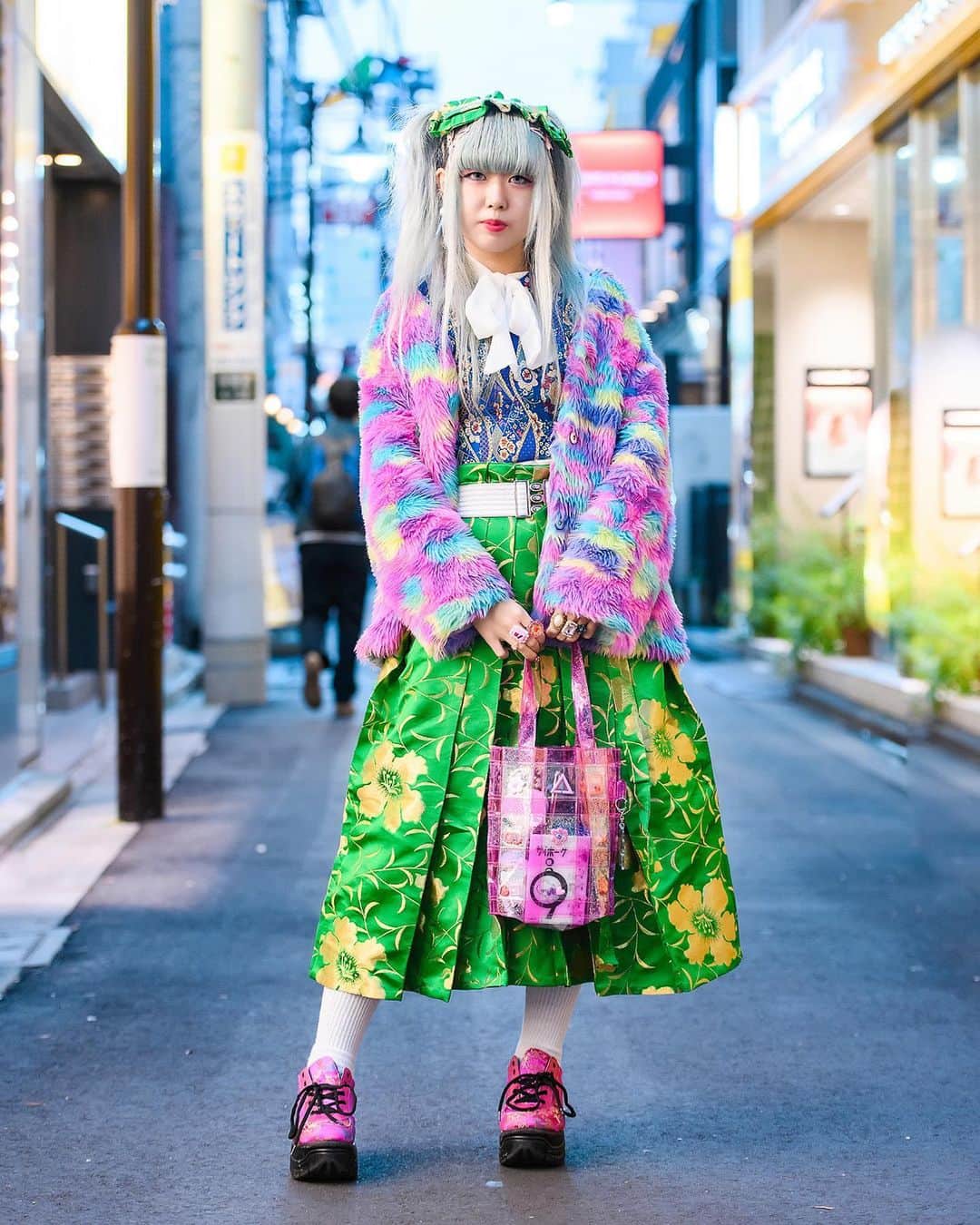 Harajuku Japanさんのインスタグラム写真 - (Harajuku JapanInstagram)「Spinns clothing shop staffer @Bakimero on the street in Harajuku wearing a ACDC Rag fuzzy jacket, a Romantic Standard shirt, Spinns bow top, vintage floral Japanese hakama style pants, a Yuriko Eto bag, WC dragon shoes, and accessories from Decotoland, Sugar Me and Charlem.」12月27日 5時14分 - tokyofashion