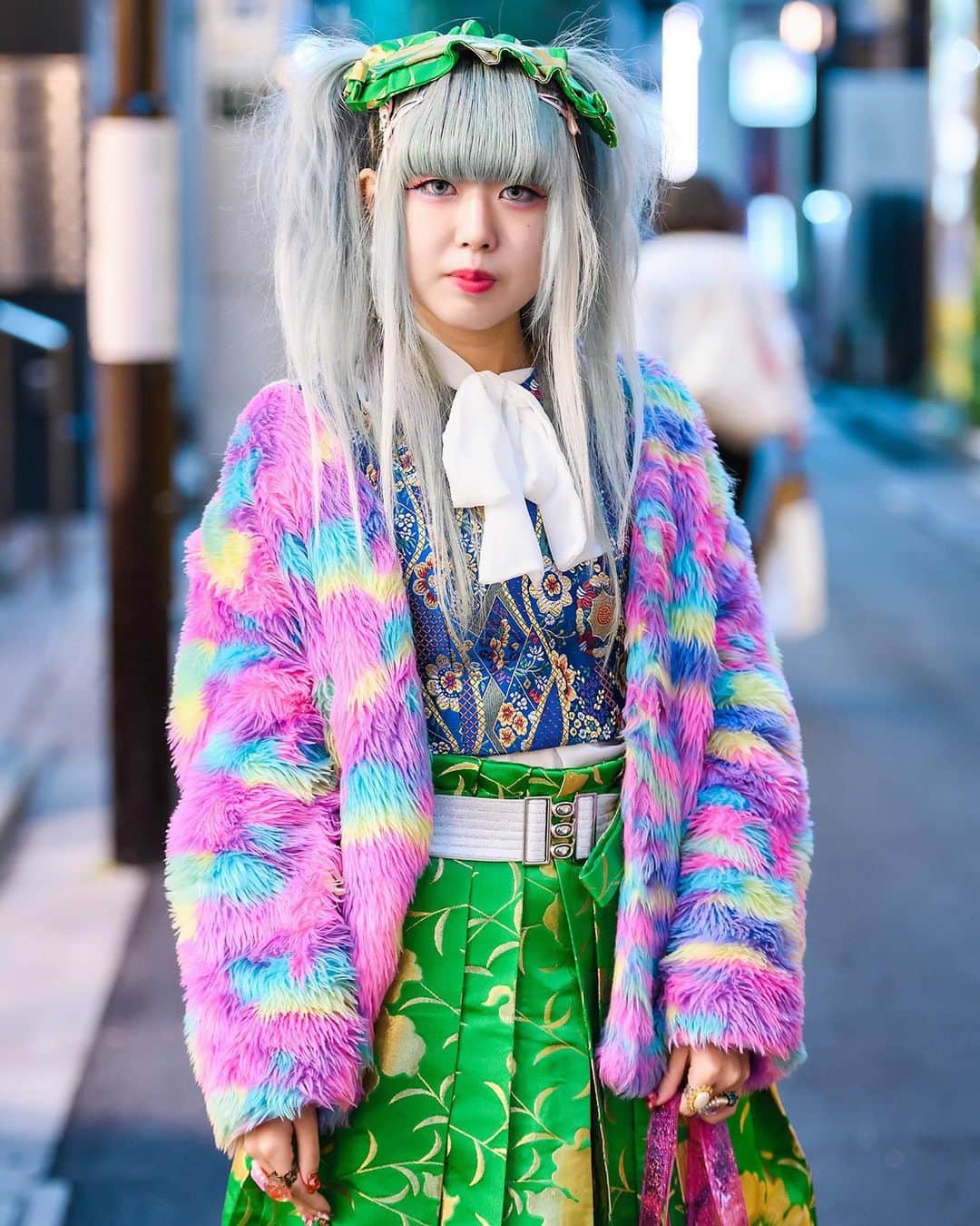 Harajuku Japanさんのインスタグラム写真 - (Harajuku JapanInstagram)「Spinns clothing shop staffer @Bakimero on the street in Harajuku wearing a ACDC Rag fuzzy jacket, a Romantic Standard shirt, Spinns bow top, vintage floral Japanese hakama style pants, a Yuriko Eto bag, WC dragon shoes, and accessories from Decotoland, Sugar Me and Charlem.」12月27日 5時14分 - tokyofashion