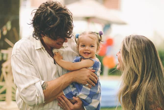 Chay Suedeさんのインスタグラム写真 - (Chay SuedeInstagram)「aniversário de um ano da quinquinha, minha benção, minha alegria. sua vida pertence a Deus, meu amor, desde a barriga da mamãe, quão grande é o amor que ele expressa através de você, minha filha. te amo! feliz aniversário!  @comemorepequi @estudiobarbarella」12月27日 5時15分 - chay