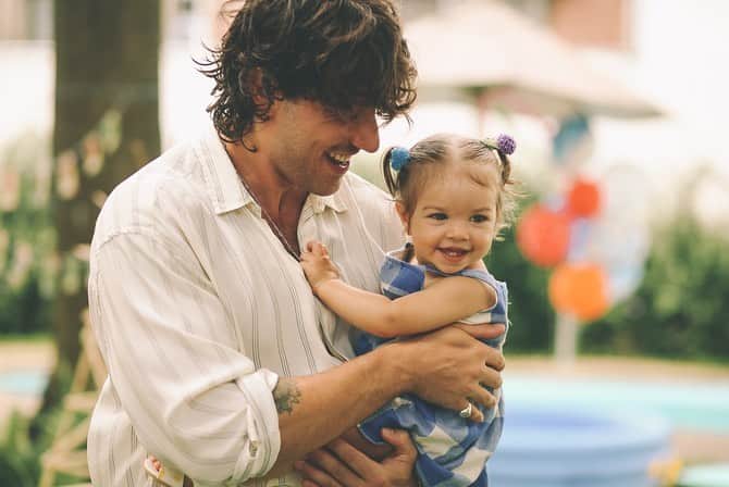Chay Suedeさんのインスタグラム写真 - (Chay SuedeInstagram)「aniversário de um ano da quinquinha, minha benção, minha alegria. sua vida pertence a Deus, meu amor, desde a barriga da mamãe, quão grande é o amor que ele expressa através de você, minha filha. te amo! feliz aniversário!  @comemorepequi @estudiobarbarella」12月27日 5時15分 - chay
