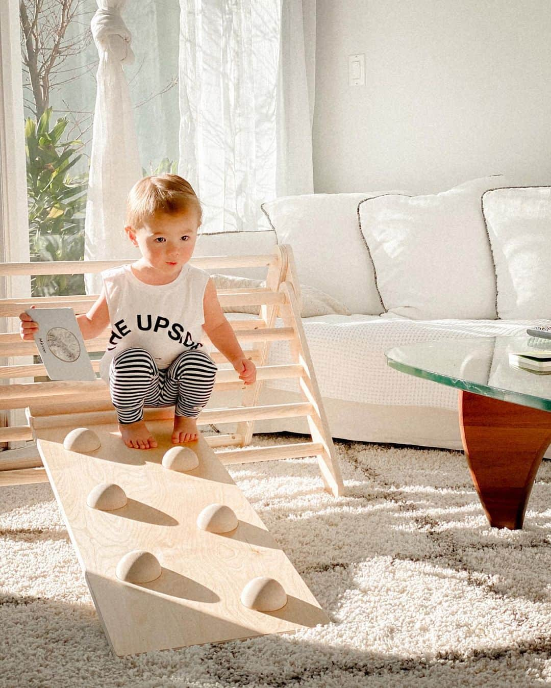 Bianca Cheah Chalmersのインスタグラム：「We bought Oliver a climbing gym for Christmas to divert his attention from climbing all over the dining table. Best idea ever — worked a treat 🤣.」