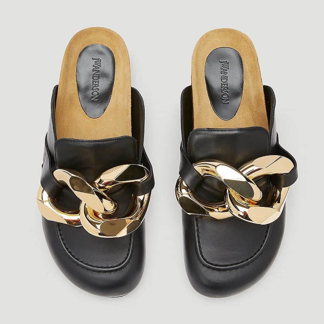 エルエヌシーシーのインスタグラム：「JW Anderson continues to build on the brand’s unique design aesthetic with a flair for distinctive details and playful elements. The Embellished Leather Mules are the epitome of elevated comfort. @jw_anderson」