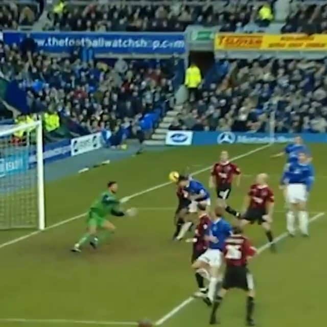 ティム・ケーヒルのインスタグラム：「EVERTON, EVERTON, EVERTON 💙💙💙 @everton」