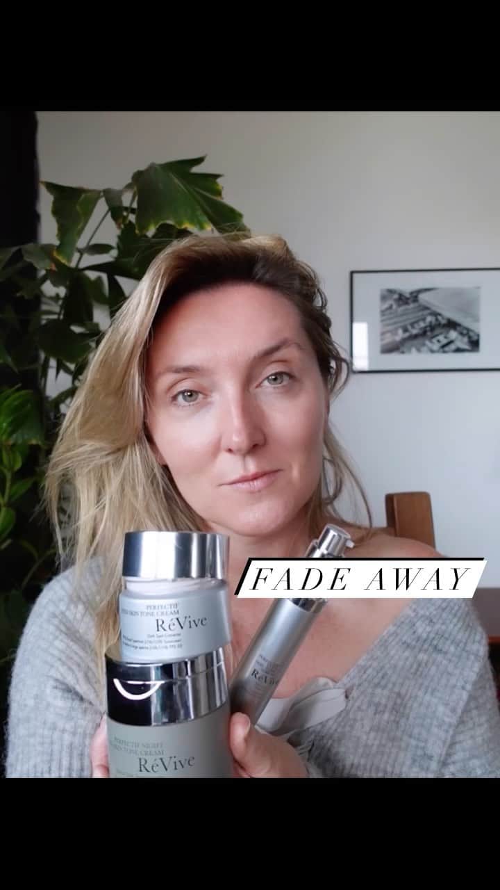 JO BAKERのインスタグラム：「F A D E • A W A Y  .....those sneaky #darkspots !!!!!  @reviveskincare let me test the latest edition to their Perfectif Line - this PM pot of magic works wonders brightening skin texture and overall tone while fading those pesky dark spots and sun damage while you sleep!!!  It’s NEW and I love it... PERFECTIF NIGHT EVEN TONE SKIN CREAM - see stories for the full lowdown !!  #jobakermakeupartist #reviveskincare #redefineperfection」