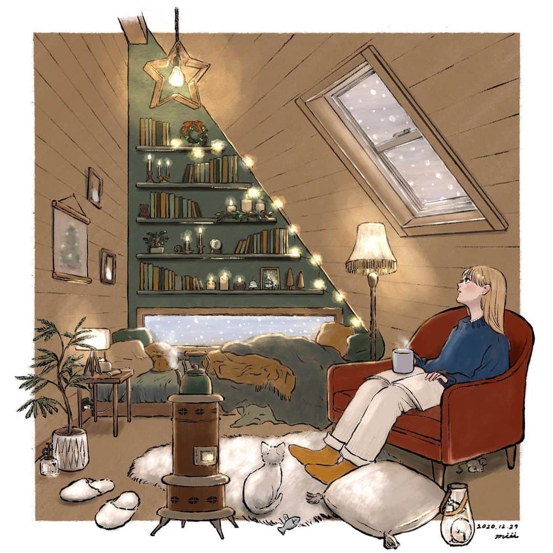 miiiのインスタグラム：「Hygge ツリーのある部屋  クリスマスに間に合わなかった絵です。 ツリーはいくつあるでしょう？🎄  近藤麻理恵さんの投稿を参考にさせていただきながら描きました。 ビビットな色の壁や家具に調和するインテリアに憧れます☺️  #illustration #hygge #hyggeforhome #homedecor #christmas #christmastree #整理収納 #interiordesign #interior」