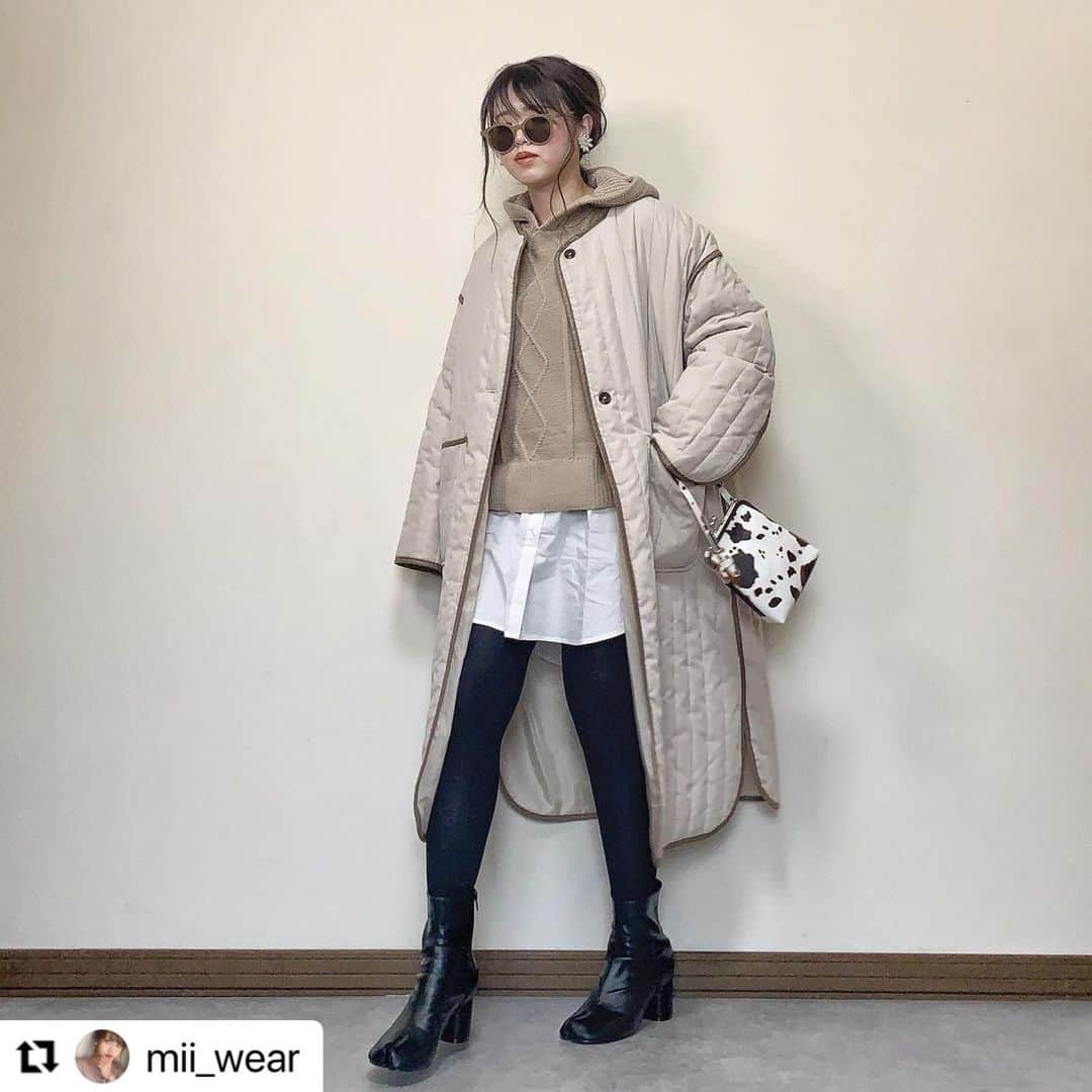 のインスタグラム：「#Repost @mii_wear ♡ with @make_repost ・・・ ꕤ﻿ ﻿ #着回しコーデ﻿ ﻿ モールニットパーカー×シャツタンクに﻿ 足袋リブタイツ合わせ 𓂃𓂂﻿ ﻿ - - - - - - - - - - - - - - - - - - - - - - - - - - ﻿ outer⇒ @birthdayroom_official﻿ tops⇒ @lipstar_official﻿ tights⇒ @marcomonde_official @journalstandard.jp﻿ bag⇒ @shopnikoniko﻿ earring⇒ @iu.ui.0031﻿ shoes⇒ @sesenta_official﻿ - - - - - - - - - - - - - - - - - - - - - - - - - -﻿ ﻿ ꕤ﻿ ﻿ #mamagirl #mineby3mootd #locari #partegram #LIPSTAR #marcomonde #birthdayroom #sesenta #セセンタブーツ #リップスター #足袋ブーツ #足袋タイツ #ショップにこにこ_zozotown #がま口バッグ #パイピングコート #レイヤードコーデ #重ね着 #重ね着コーデ #キルティングコート #30代ママ #ママコーデ #ママコーディネート #プチプラコーデ #プチプラコーディネート #30代ファッション #30代コーデ #4児ママ」