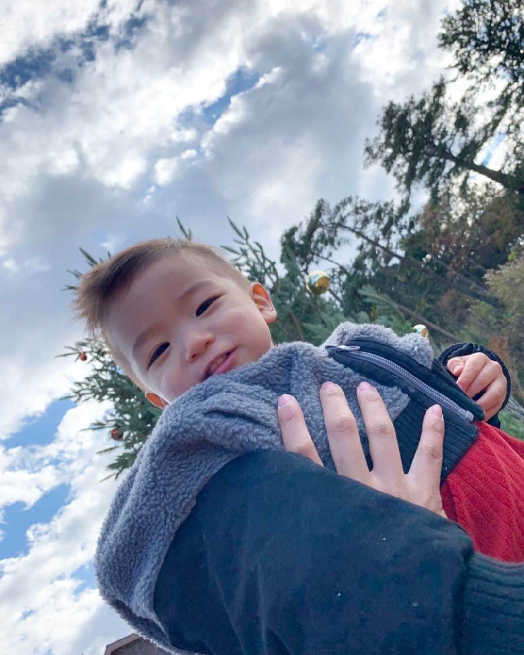 Momoeのインスタグラム：「#happy #家事 #育児 #family #家族 #boy #smile #男の子 #息子 #code #love #lucky #kids #子供 #thankyou #宝物 #ベビー #fashion #follow #心 #縁 #パパ #ママ #家族写真 #男の子ママ #赤ちゃん」