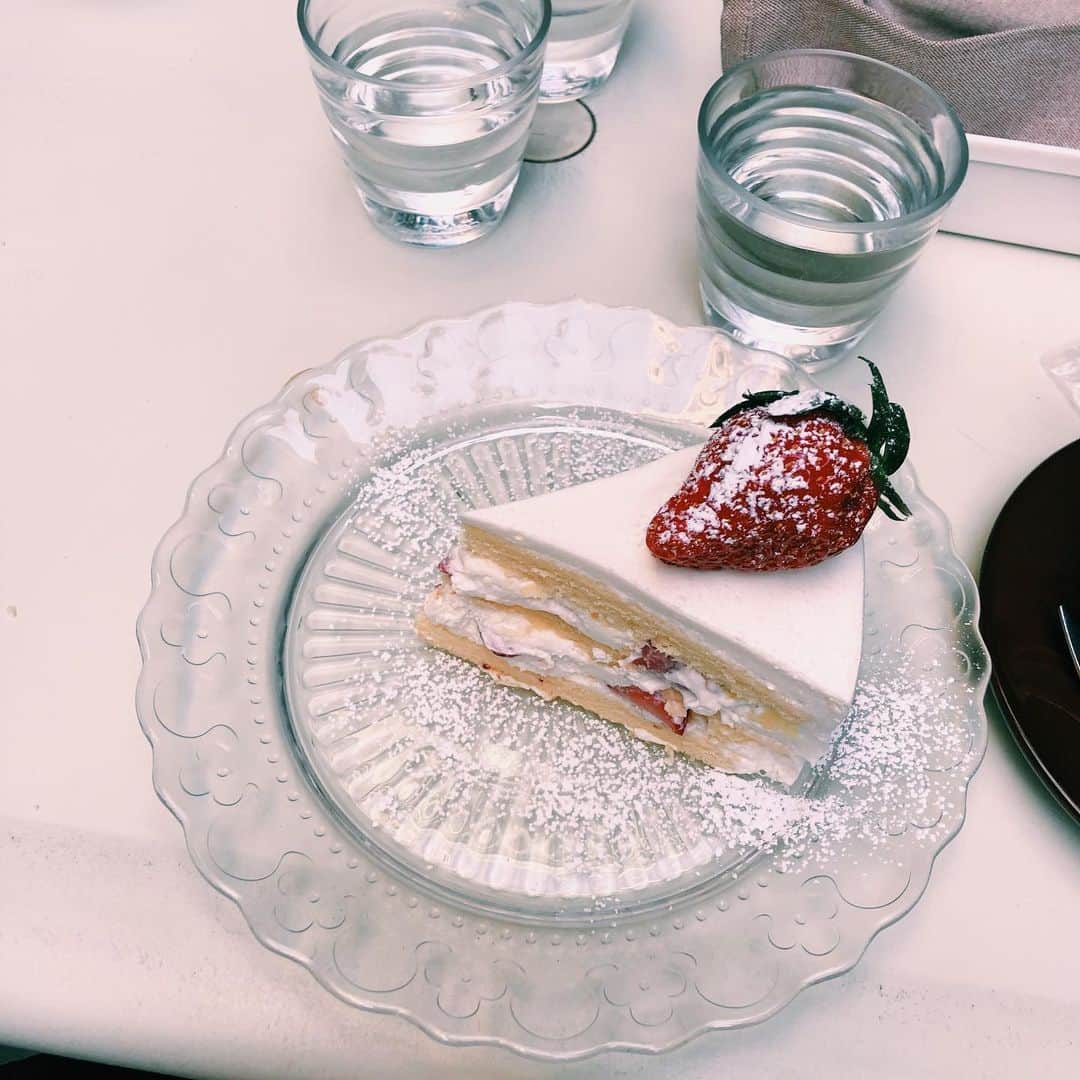 伊藤信子のインスタグラム：「🍰😋」