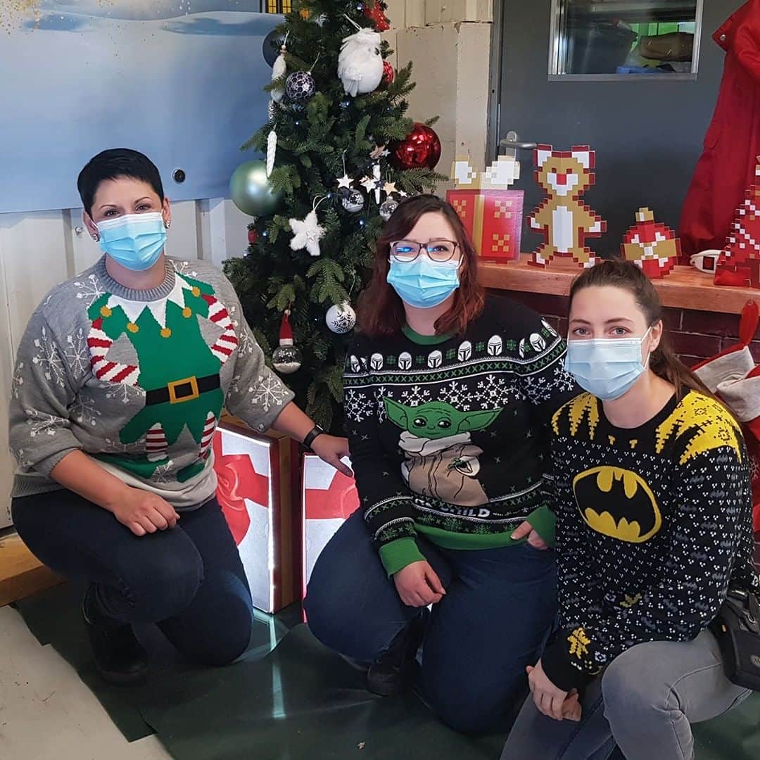 auchan_franceさんのインスタグラム写真 - (auchan_franceInstagram)「A l’occasion de la journée du pull de Noël, nos collaborateurs ont joué le jeu et avaient mis leur plus belle tenue :)」12月27日 17時32分 - auchan_france