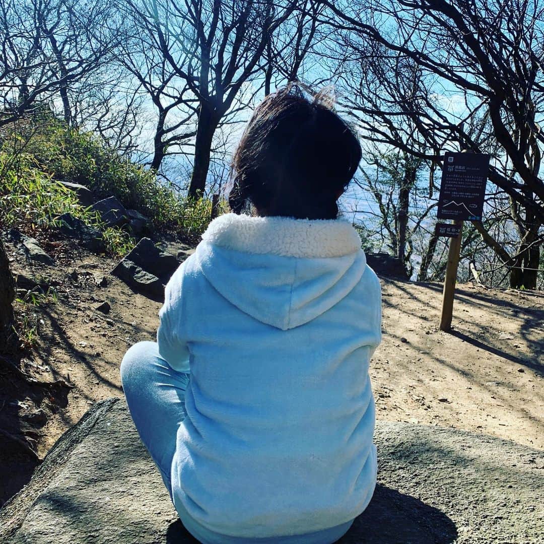 紫咲大佳さんのインスタグラム写真 - (紫咲大佳Instagram)「最近のブーム！ たまーのお休みに行く 娘との山登り💕」12月27日 17時45分 - shizaki.hiroka