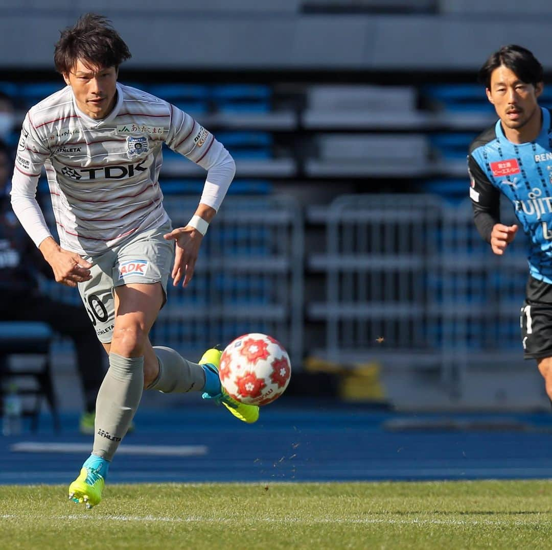 ゲキサカさんのインスタグラム写真 - (ゲキサカInstagram)「J1王者川崎F、今季無敗のJ3王者秋田を退け決勝進出!!初の天皇杯制覇&2冠に王手  #天皇杯 #emperorcup  #準決勝 #川崎フロンターレ #ブラウブリッツ秋田  #jleague #Jリーグ #J1 #J3 #soccer #football #サッカー #フットボール #⚽️ #gekisaka #ゲキサカ ©︎KaoruWATANABE」12月27日 17時47分 - gekisaka