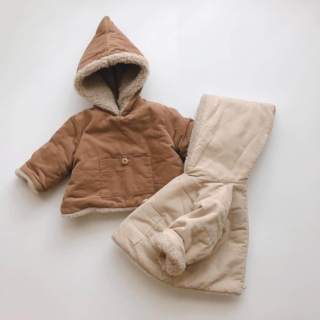 子供服CHIMOMEのインスタグラム：「➤➤ Infomation . . . 本日22時新商品アップ ￣￣￣￣￣￣￣￣￣￣￣￣￣￣﻿ 小人コート . . ➤ CHIMOME ➤ https://Chimome.com . .」