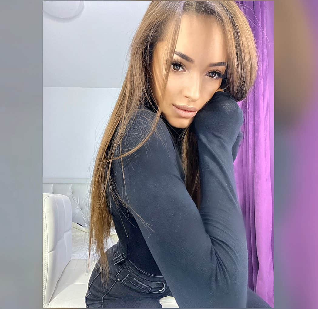 ラリサ・ヨルダケのインスタグラム：「If you have a positive attitude and constantly strive to give your best effort, eventually you will overcome your immediate problems and find you are ready for greater challenges.💜」