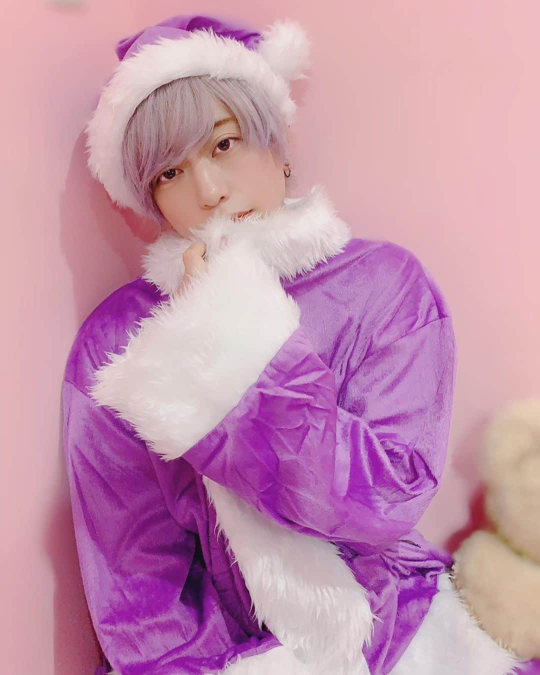 新井優のインスタグラム：「サンタさん写真集🎅🏻 ちょっと遅れてしまった...！！ . . .  #actor #idol #purple #yukata #instagood #instalike #followme  #instafollow #followme  #follow #instapic #hairstyle #hairmodel #punyus」
