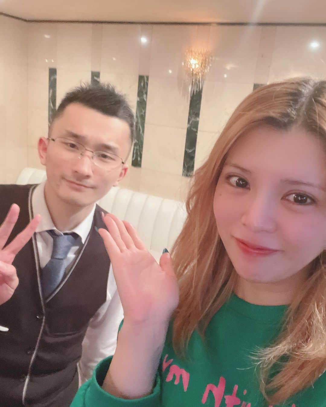 坂口杏里のインスタグラム：「昨日のくらもちくん。 昨日もフレッシュな若さでテキパキ動気回ってました！ 秋葉原大好き、くらもちくん♡  そして本日もclub  SLOW  元気に笑顔で  オープンいたします💁‍♀️❤️ 私は掛け持ちのBARが 年内最後で２２時まで なのでclub  SLOWは お休みですが、 たくさんの可愛い子や 優しいスタッフさんもいるので、是非よろしくお願いします💕  全国、全てのセクキャバで club  SLOWが一番です！  私はまた明日から出勤です🥰よろしくお願いします！」