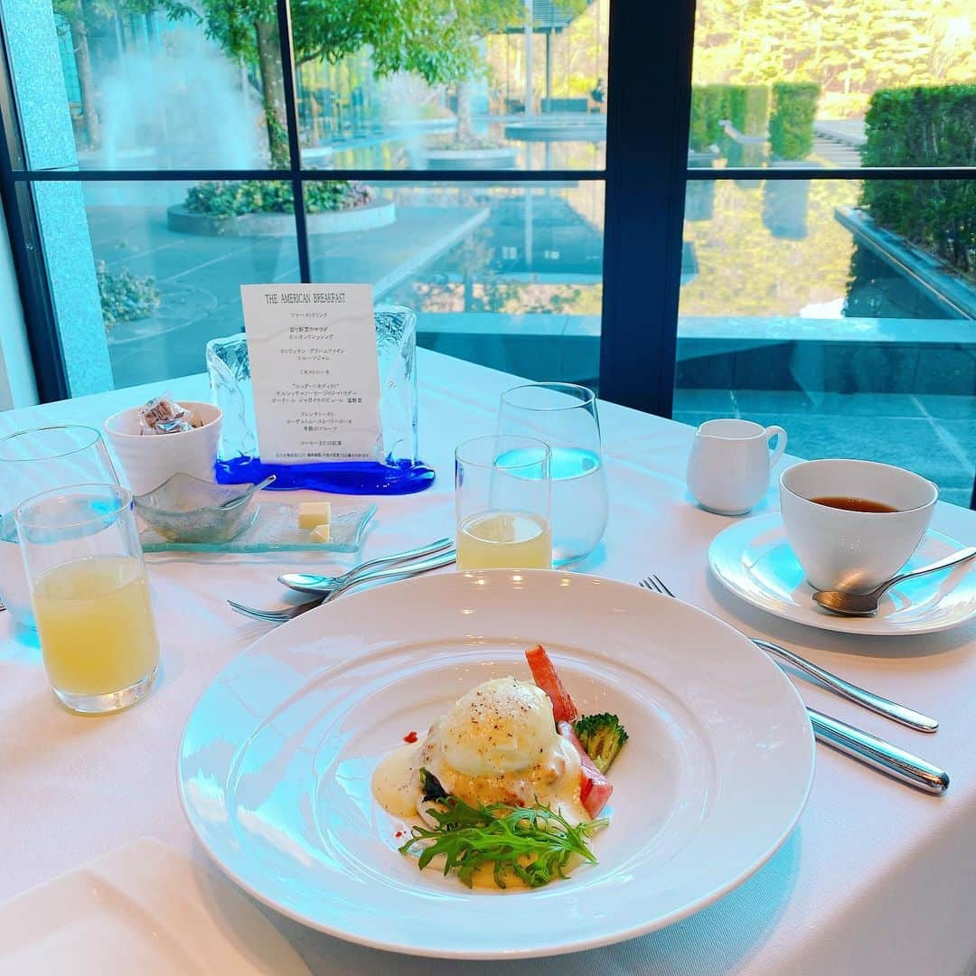 海野ナルのインスタグラム：「おはようございます🌞 最近更新率たかめ🤣 #goodmorning #morning #朝食　#hotelmorning #resorttrast」