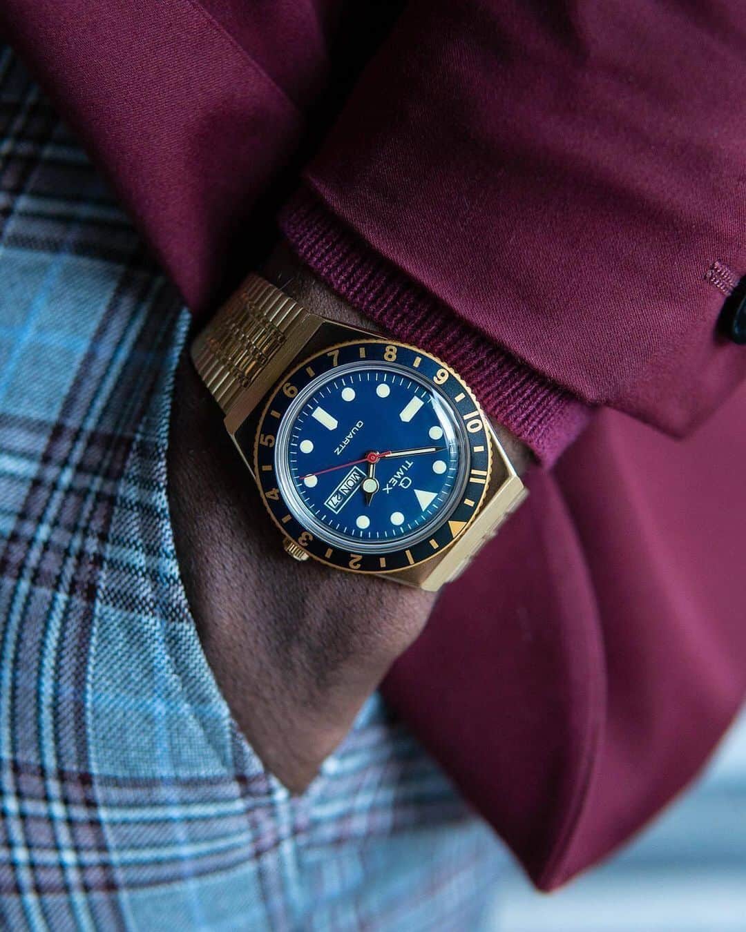 タイメックスさんのインスタグラム写真 - (タイメックスInstagram)「The ultimate #accessory to any outfit. We're loving this combination by @james_st_louis.  📷: @james_st_louis  ⌚: Q Timex Color Series #timex #wedontstop #qtimex #quartz #watch #timexq #reissue」12月27日 10時03分 - timex