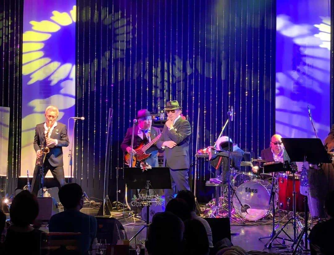 クレイジーケンバンド【公式】のインスタグラム：「ビルボードライブ大阪、ありがとうございました！今年最後の有観客でのライブ無事に終了いたしました。大晦日の横浜は残念ですがフジテレビTWOにて是非ご視聴下さい。 イイネ！  #クレイジーケンバンド #crazykenband #ckb #billboardlive #osaka」