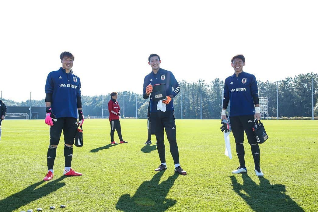 大迫敬介のインスタグラム：「・ 約一年ぶりの代表活動でした！  #nationalteam  #GK」