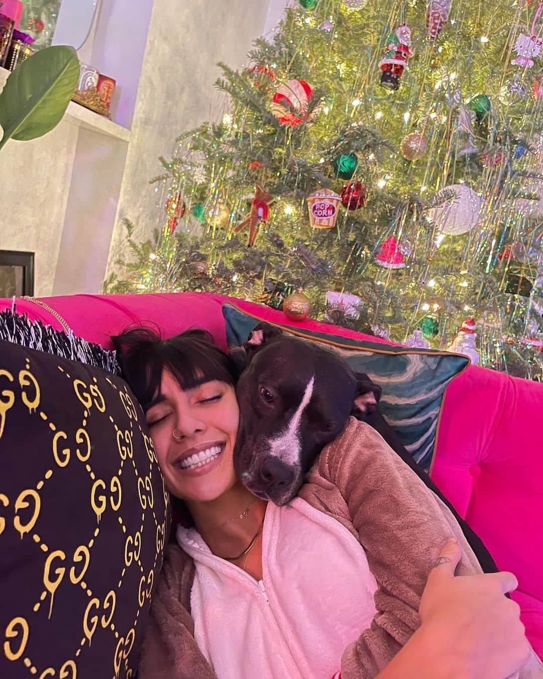 Janice Griffithのインスタグラム：「can’t believe my dog is real」