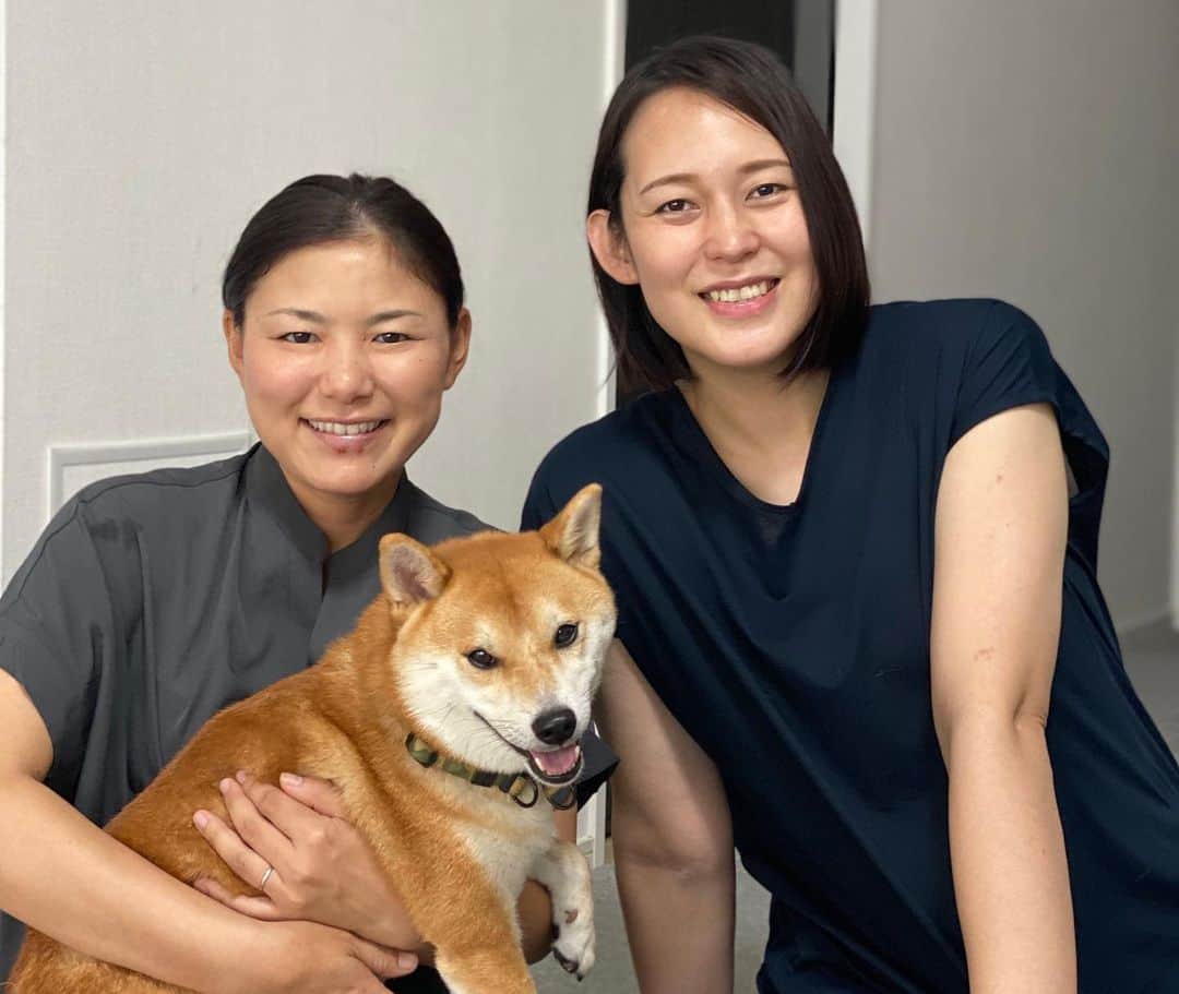 横峯さくらのインスタグラム：「昨日は、大山加奈さん @kanaoyama0619 と一緒にオンライントークイベントを行わせて頂きました😊 このような機会は初めてでしたので、不慣れな部分もありましたが、同じ時期に妊娠をした加奈さんと一緒に、私たちの想いを皆さんへお伝えでき、嬉しかったです🍀加奈さんの今までの経験、そこで感じたことなどたくさん聞けて本当に勉強になりました❗️加奈さん、お話が上手すぎです😆私もこれから頑張ります💪 最後までご視聴いただいた皆様、本当に有難うございました🙇‍♀️ 妊娠の話にとらわれず、今後も私の経験をもとに色々な話をお伝えできたらと思います❗️ 加奈さんとも次の企画を考えていきますので、これからもよろしくお願いします✨  写真は9月にお家に遊びに行かせてもらった時の写真です😊  トーク中に告知させていただいたアンケート＆プレゼント企画のお申し込みはこちらからアンケートへの回答とキーワードをご記入の上、最後にご希望の商品をお選びください！ ↓↓↓ https://docs.google.com/forms/d/1H_v-FCi3Qmy8exXNGDBSPxqmoZw6HJudnpW_6na7MjA/edit   当選した方にはヒートクロス、アシックスの商品と併せて、 私たち2人のサインが入った色紙をセットでプレゼントします🍀 たくさんのご応募をお待ちしております。  ※応募締切は12/31の23:59まで ※当選発表は、プレゼント発送をもって代えさせて頂きます。 ※当選方法に関してのお問合せは受け付けられません。  #大山加奈 #横峯さくら #バレーボール #女子バレー #ゴルフ #女子ゴルフ #妊娠 #妊娠8ヶ月 #アスリート #オンライン #オンライントークイベント #キャリア #子育て #出産 #大山加奈横峯さくらのホンネトーク」