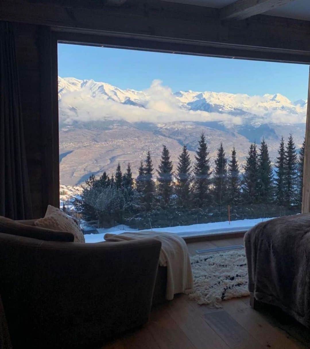 のインスタグラム：「The perfect place to ring in the new year. Where will you be? #2021」